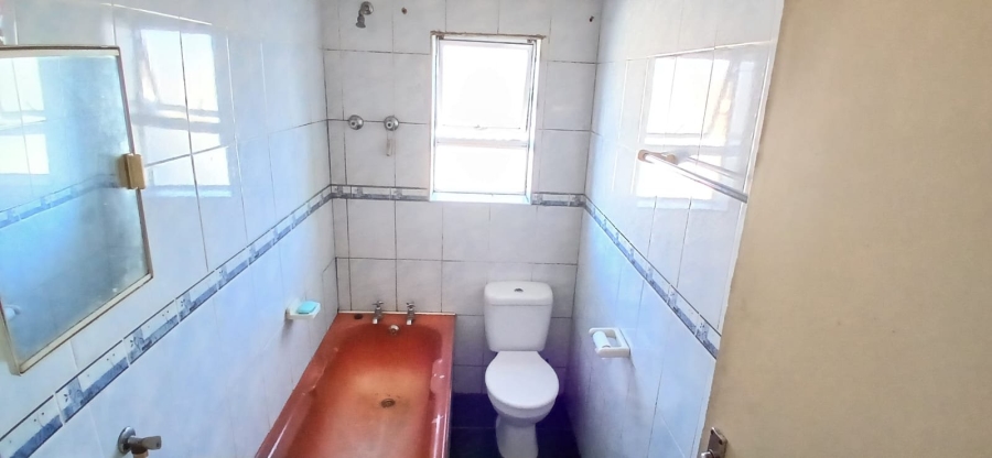 3 Bedroom Property for Sale in Lentegeur Western Cape